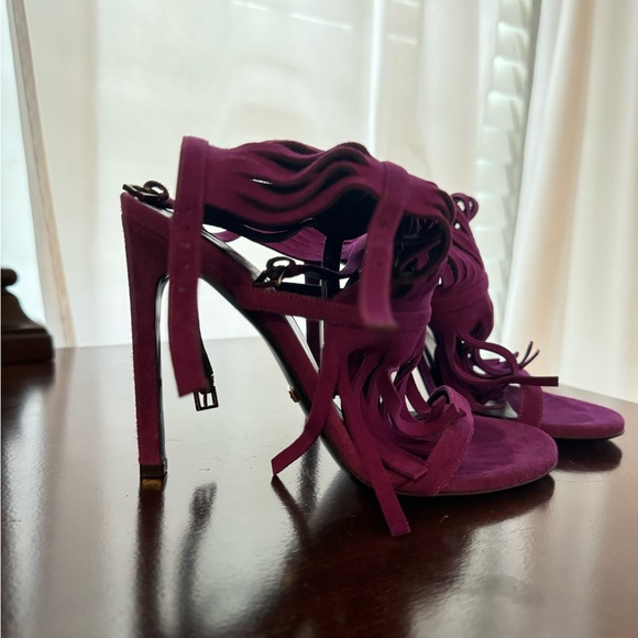 Authentic Gucci heels Sz 34.5 . Deep purple . - Picture 8 of 8